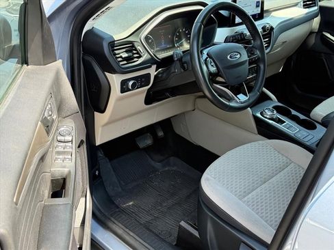 Used 2022 Ford Escape SE w/ Cold Weather Package FWD image 10