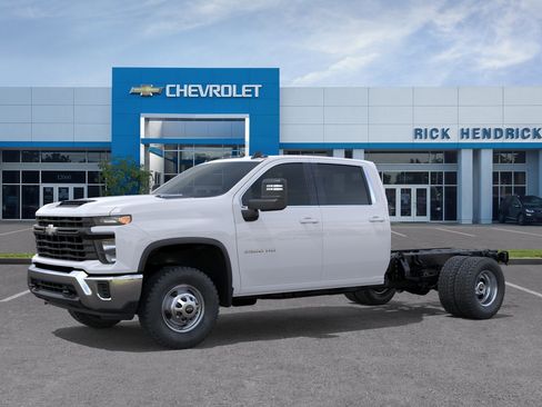 New 2026 Chevrolet Silverado 3500 W/T AWD/4WD image 3