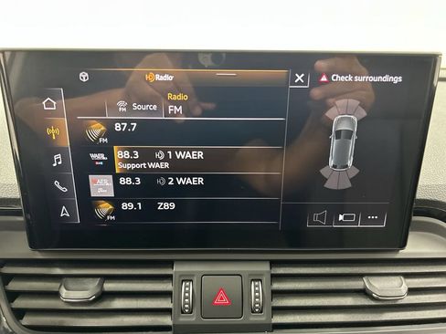 Used 2023 Audi Q5 2.0T Premium w/ Convenience Package AWD/4WD image 15
