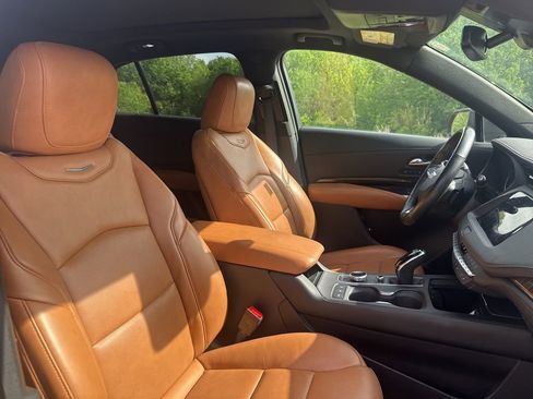 Used 2023 Cadillac XT4 Sport image 9