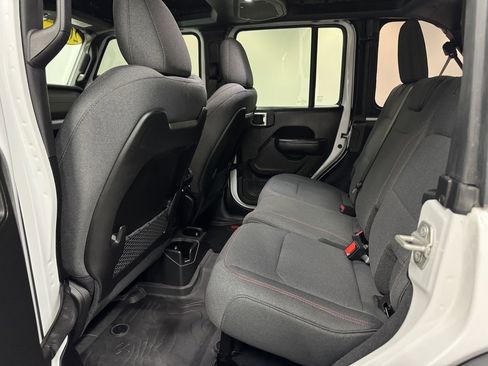 Used 2024 Jeep Wrangler Unlimited Rubicon w/ Convenience Group image 15