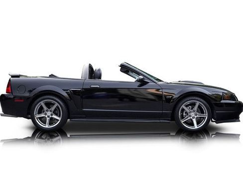 Used 2003 Ford Mustang GT RWD image 2
