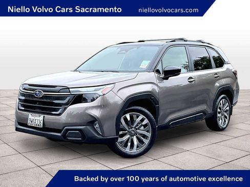 Used 2025 Subaru Forester Touring AWD/4WD image 1
