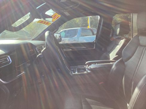 Used 2022 Jeep Wagoneer Series III w/ Flexible Seating Group image 11