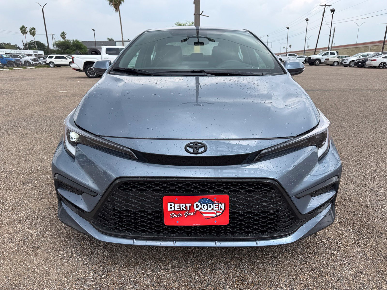 Used 2026 Toyota Corolla SE FWD image 2