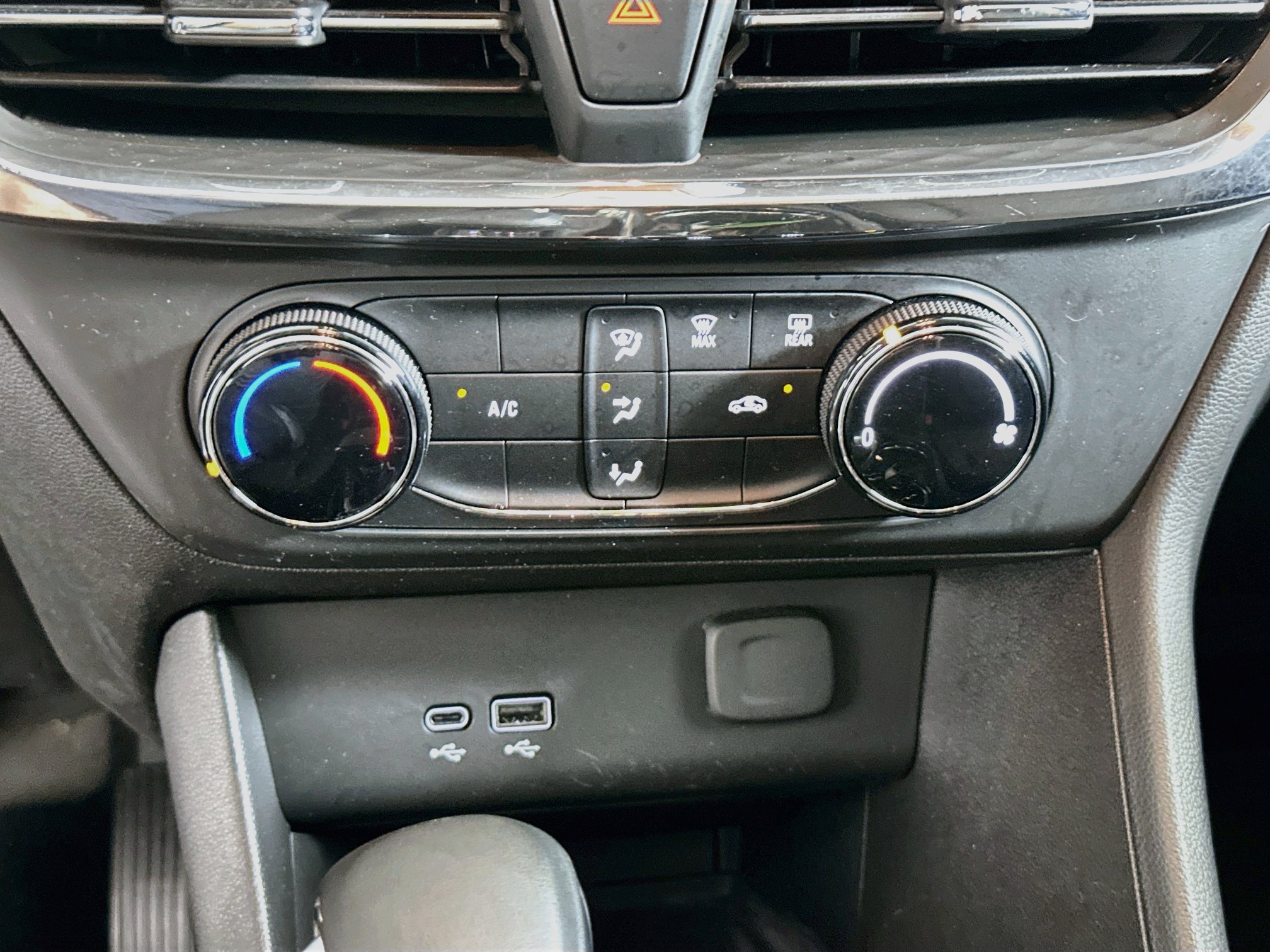 Used 2025 Buick Encore GX Preferred w/ Advanced Technology Package FWD image 24
