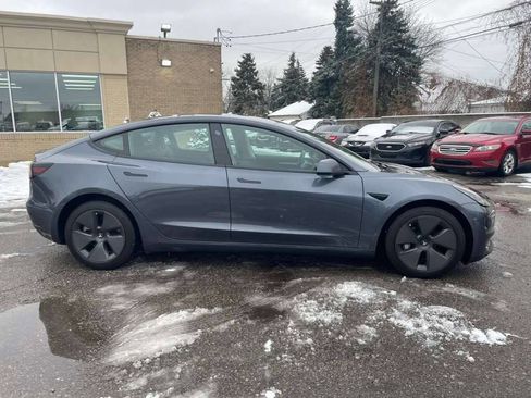 Used 2023 Tesla Model 3 Standard Range image 4