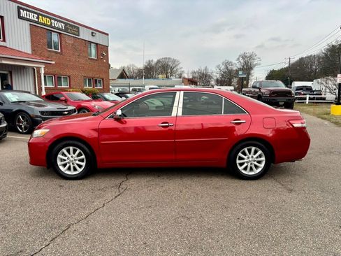 Used 2011 Toyota Camry LE image 5
