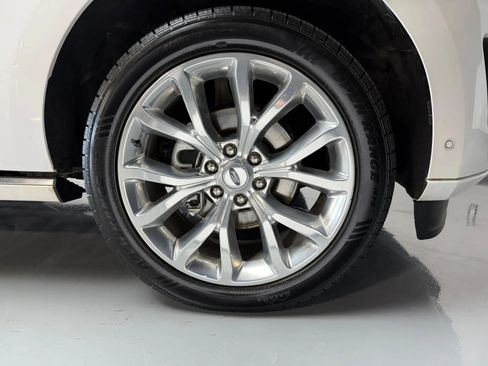 Used 2019 Ford Expedition Max Platinum AWD/4WD image 11