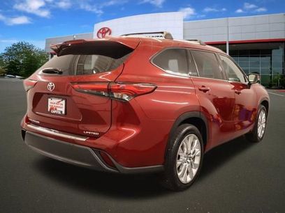 Used 2022 Toyota Highlander Limited