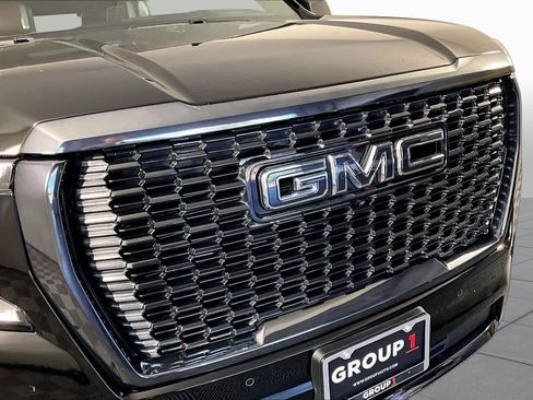 Used 2023 GMC Yukon Denali Ultimate AWD/4WD image 29