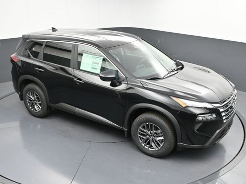 Certified 2025 Nissan Rogue S image 20