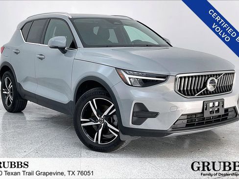Certified 2025 Volvo XC40 B5 Core image 1