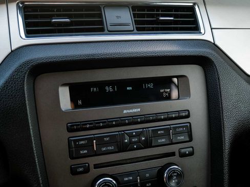 Used 2013 Ford Mustang Premium image 22