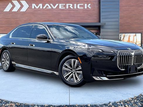 Used 2024 BMW i7 eDrive50 RWD image 1