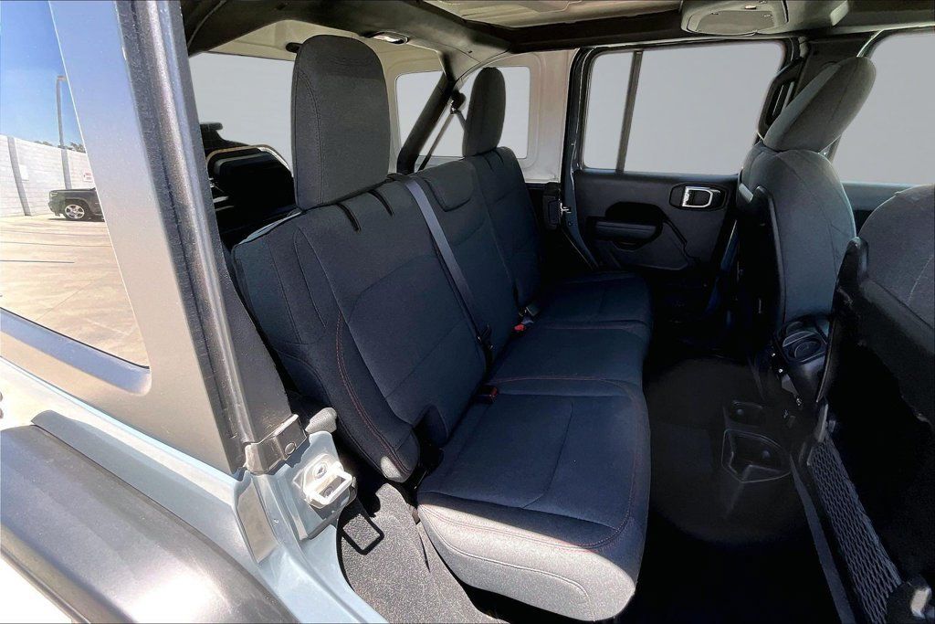 Certified 2025 Jeep Wrangler Unlimited Rubicon w/ Convenience Group AWD/4WD image 18