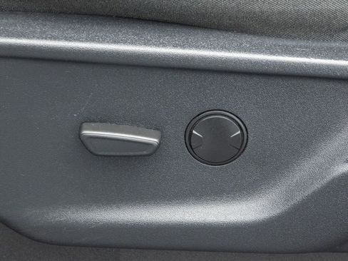 Used 2024 Ford F550 2WD Crew Cab Super Duty w/ XLT Value Package image 9