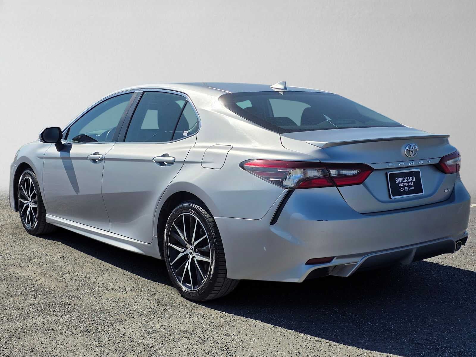 Used 2024 Toyota Camry SE FWD image 5
