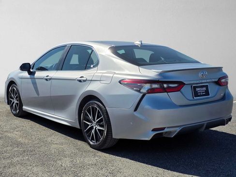 Used 2024 Toyota Camry SE FWD image 5
