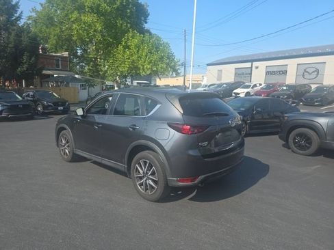 Used 2018 MAZDA CX-5 Touring w/ Preferred Equipment Package AWD/4WD image 3