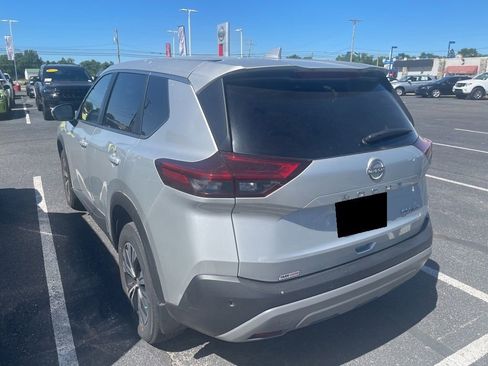 Used 2023 Nissan Rogue SV AWD/4WD image 4