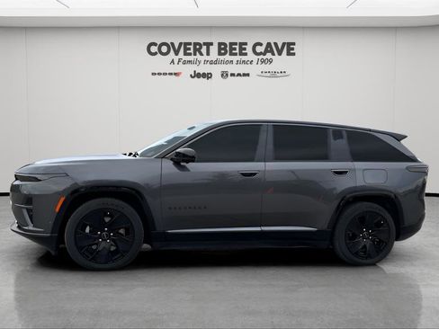 Used 2024 Jeep Wagoneer Launch Edition image 4