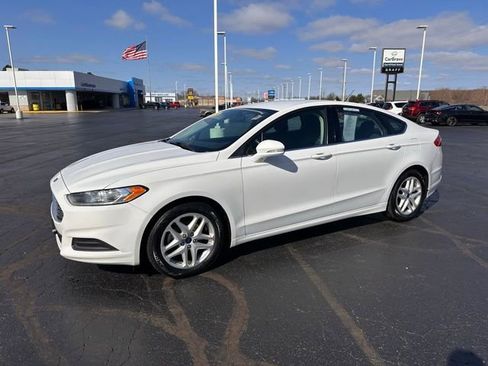 Used 2015 Ford Fusion SE FWD image 1