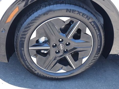 Used 2025 Kia EV6 Wind RWD image 14