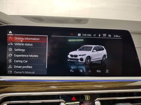 Used 2023 BMW X5 xDrive40i w/ M Sport Package AWD/4WD image 36