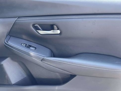 Used 2024 Nissan Sentra SV FWD image 16