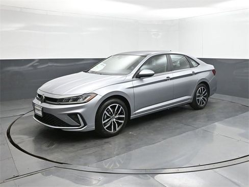 New 2025 Volkswagen Jetta SE image 1