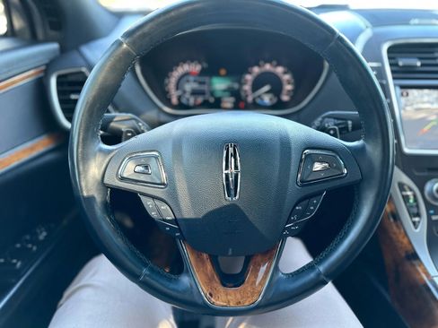 Used 2017 Lincoln MKX Reserve w/ Lincoln MKX Climate Package image 8