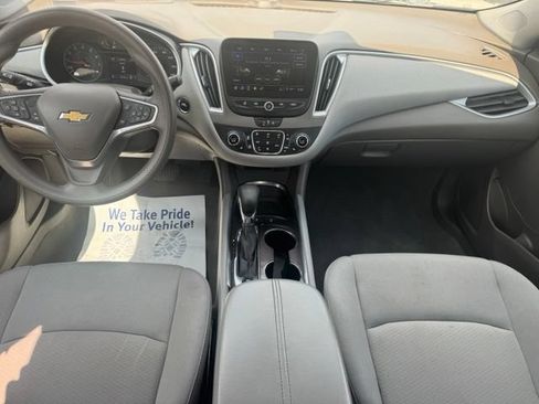 Used 2022 Chevrolet Malibu LT FWD image 27
