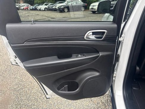 Used 2020 Jeep Grand Cherokee Limited AWD/4WD image 18