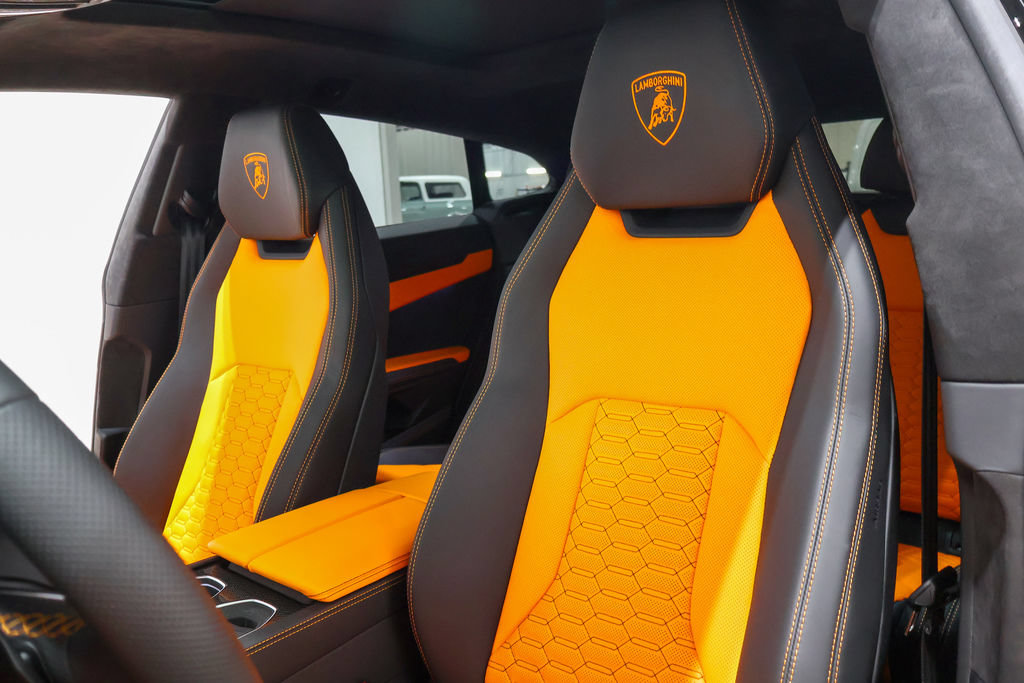 Used 2021 Lamborghini Urus AWD/4WD image 34