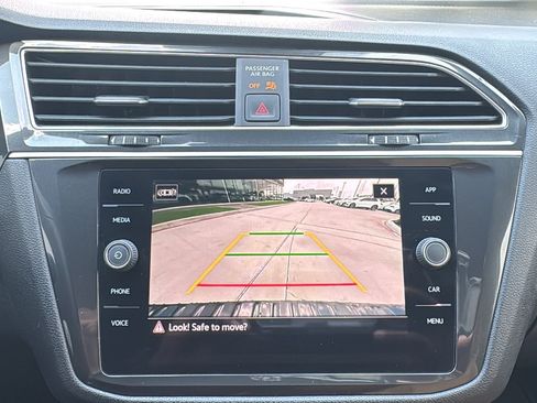 Used 2024 Volkswagen Tiguan SE R-Line FWD image 19