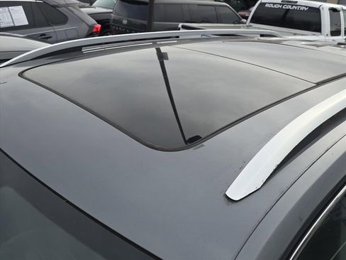 Used 2024 Volkswagen Atlas SEL image 7