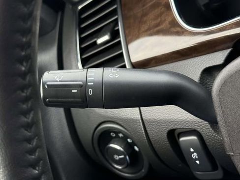 Used 2015 Ford Taurus Limited image 17