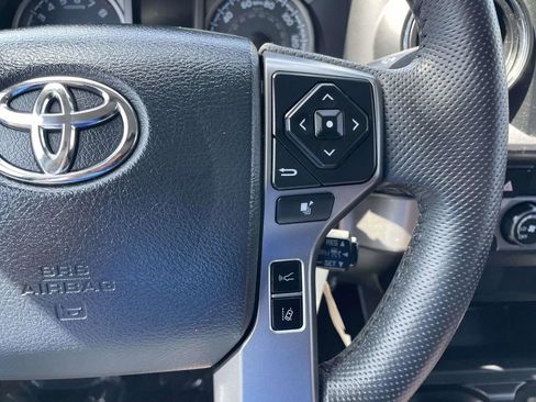 Used 2019 Toyota Tacoma SR5 RWD image 32