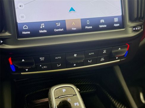 Used 2022 Maserati Levante Trofeo image 16