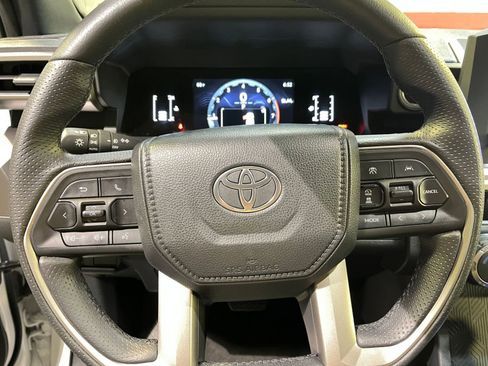 Used 2025 Toyota 4Runner SR5 image 27