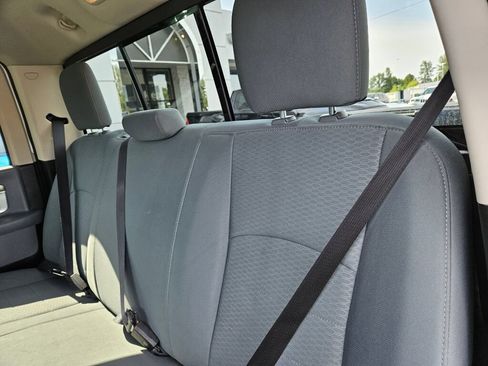 Used 2018 RAM 1500 Classic SLT AWD/4WD image 13