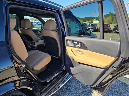 New 2026 Mercedes-Benz GLS 450 4MATIC image 14