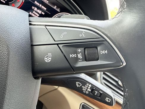 Used 2023 Audi Q5 2.0T Premium Plus w/ Premium Plus Package AWD/4WD image 19