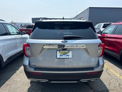 Certified 2023 Ford Explorer XLT w/ Equipment Group 202A AWD/4WD image 4