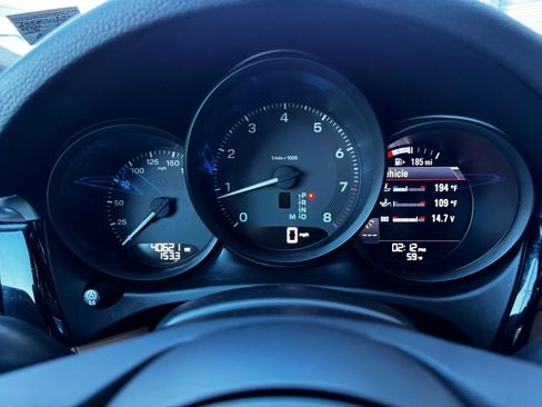 Used 2022 Porsche Macan Sport Edition w/ Premium Package Plus image 17