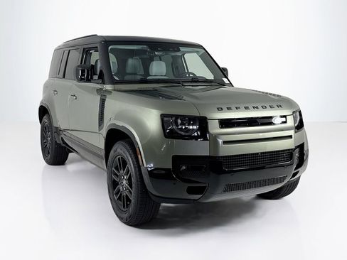 Used 2025 Land Rover Defender 110 X-Dynamic SE image 7