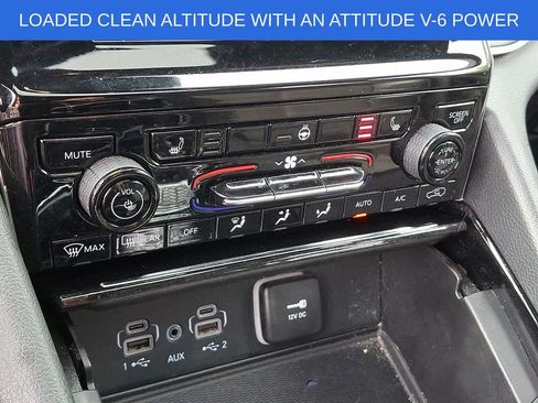 Used 2023 Jeep Grand Cherokee Altitude AWD/4WD image 16