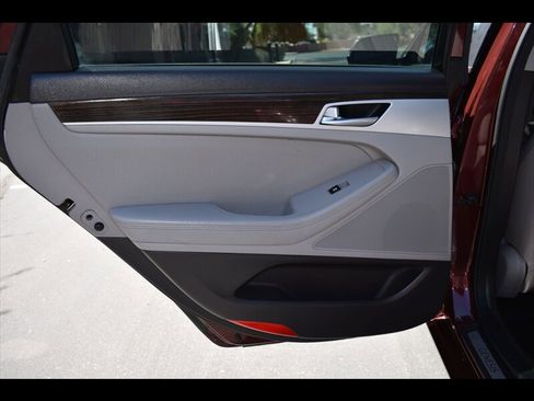 Used 2015 Hyundai Genesis 3.8 RWD image 21