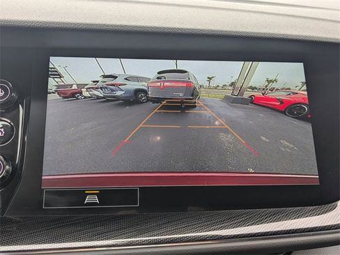 Used 2023 Buick Envision Essence image 21